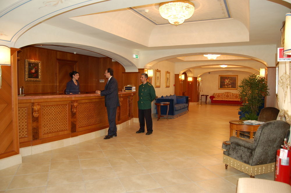 Grand Hotel Helio Cabala Marino Bagian luar foto