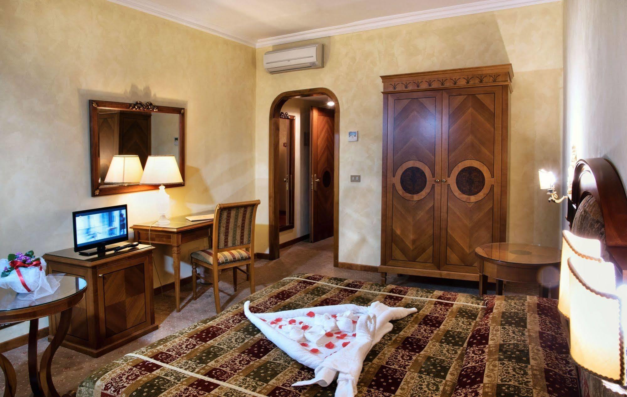 Grand Hotel Helio Cabala Marino Bagian luar foto